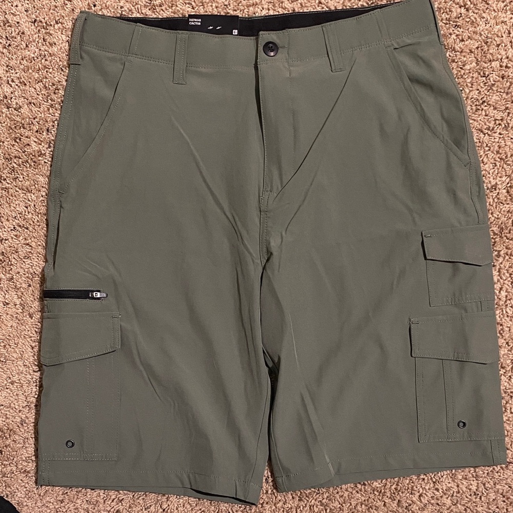 Cactus Men's Green Cargo Shorts